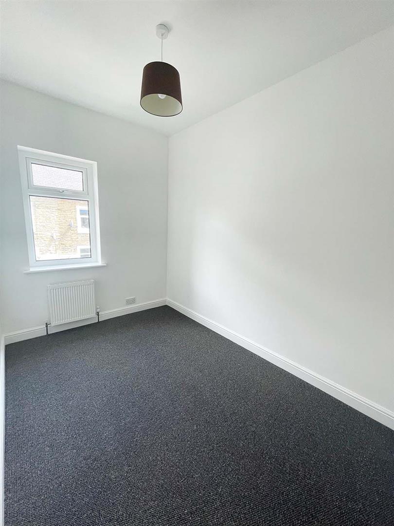 2 bedroom mid terrace house Let Agreed in Barnoldswick - IMG_4880.jpg